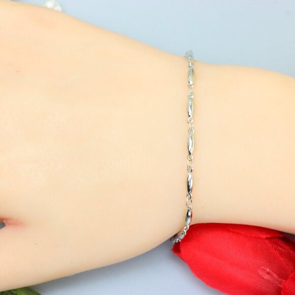 "Elegant & Trendy Bracelet, A Perfect Gift for Women, Thoughtful, EVCH1818 - Picture 1 of 10